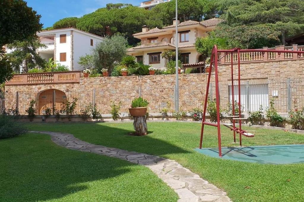Somriu Fenals Platja Apartment *
